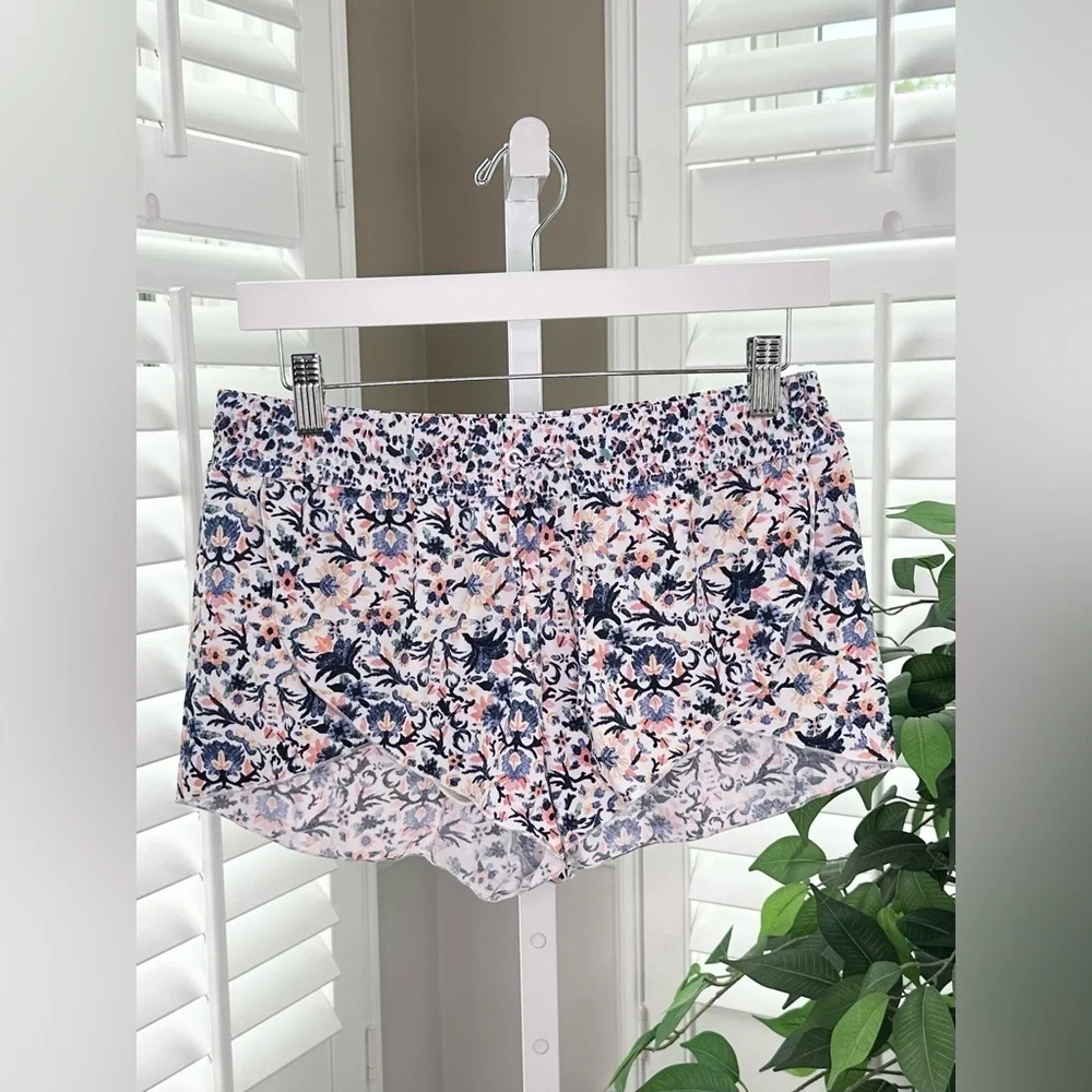 Athleta Women’s Floral Petal Shorts Size Small